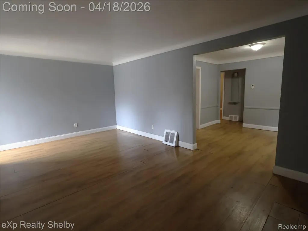 17225 Shaftsbury Avenue Detroit City MI 48219