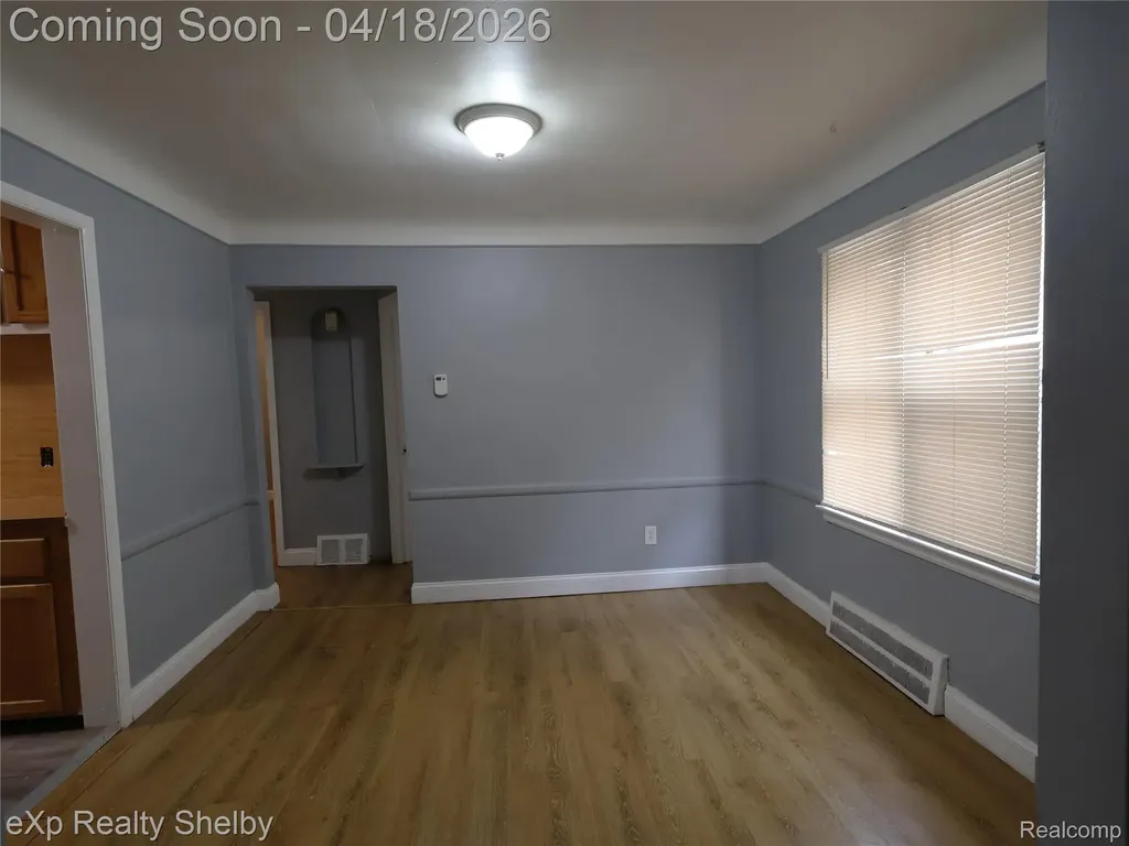 17225 Shaftsbury Avenue Detroit City MI 48219
