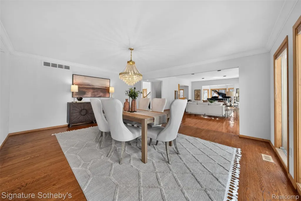 2131 Birchwood Way West Bloomfield Charter Township MI 48302