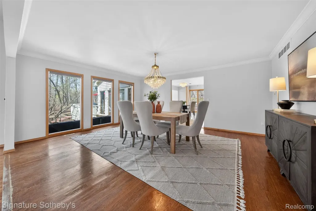 2131 Birchwood Way West Bloomfield Charter Township MI 48302