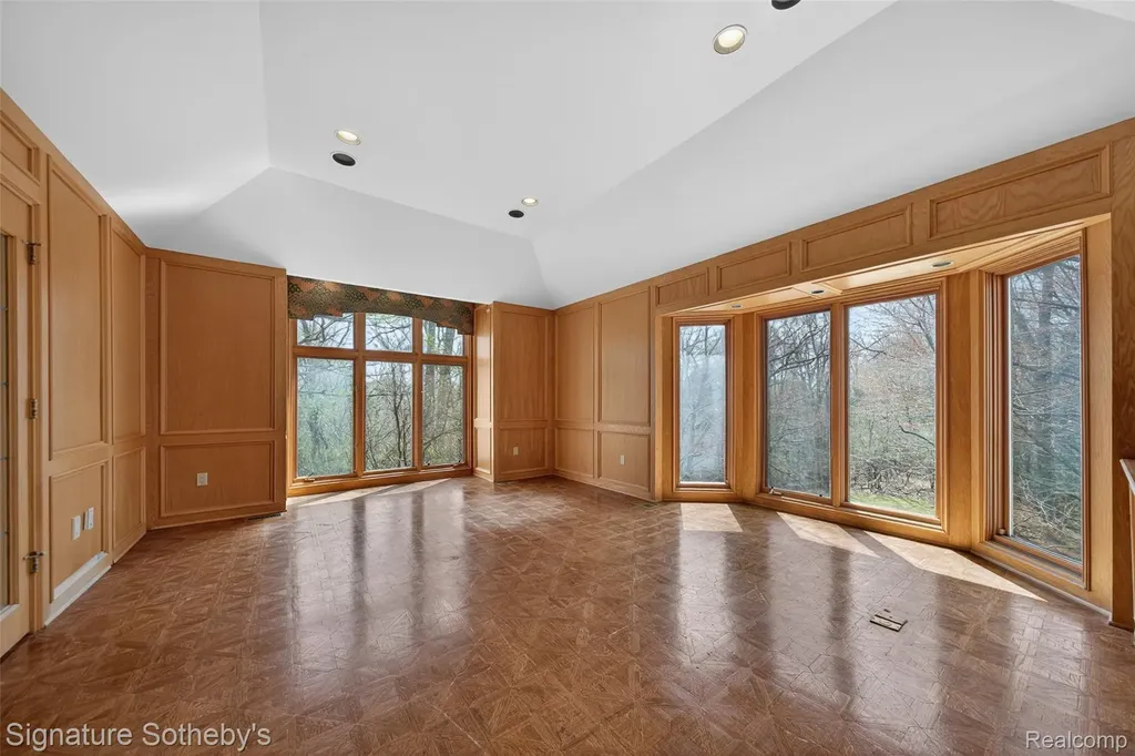 2131 Birchwood Way West Bloomfield Charter Township MI 48302