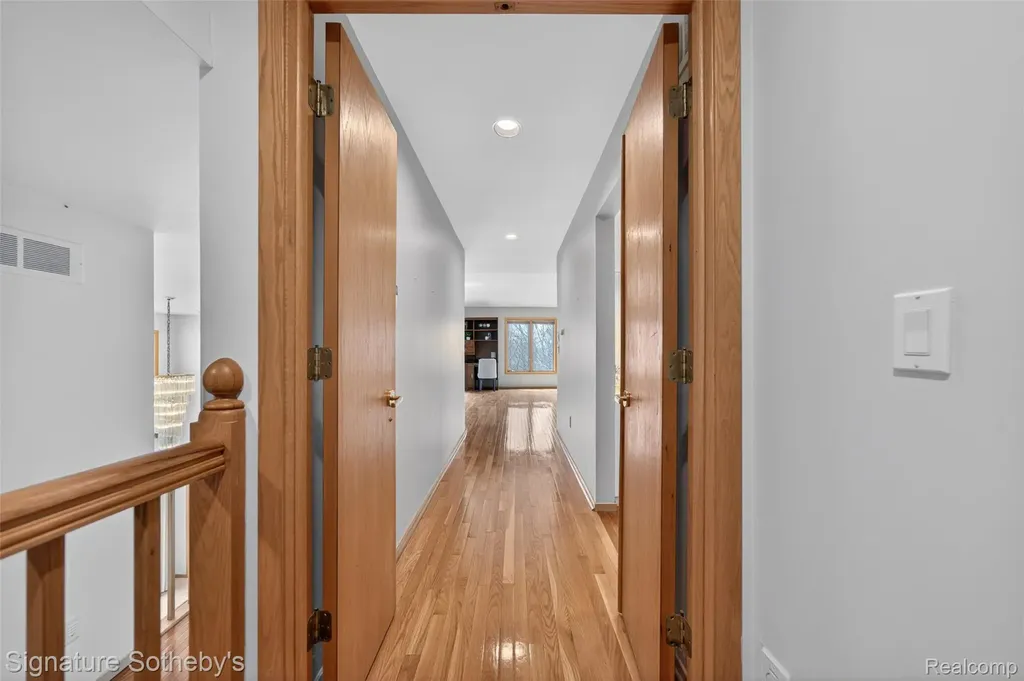 2131 Birchwood Way West Bloomfield Charter Township MI 48302