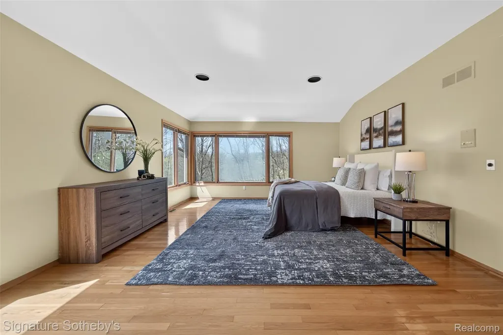2131 Birchwood Way West Bloomfield Charter Township MI 48302