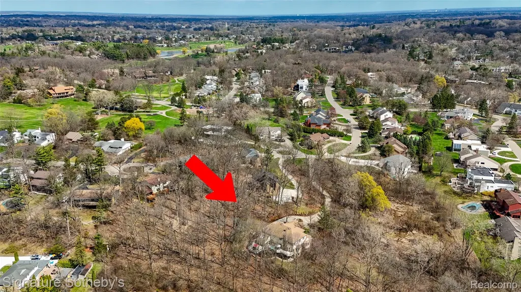 2131 Birchwood Way West Bloomfield Charter Township MI 48302