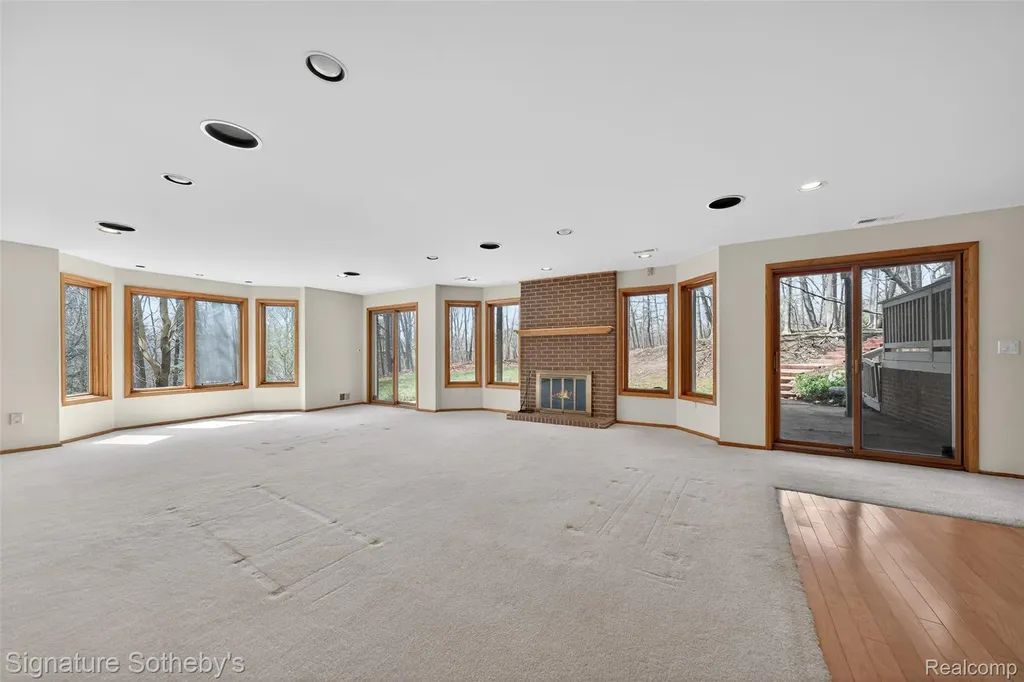 2131 Birchwood Way West Bloomfield Charter Township MI 48302