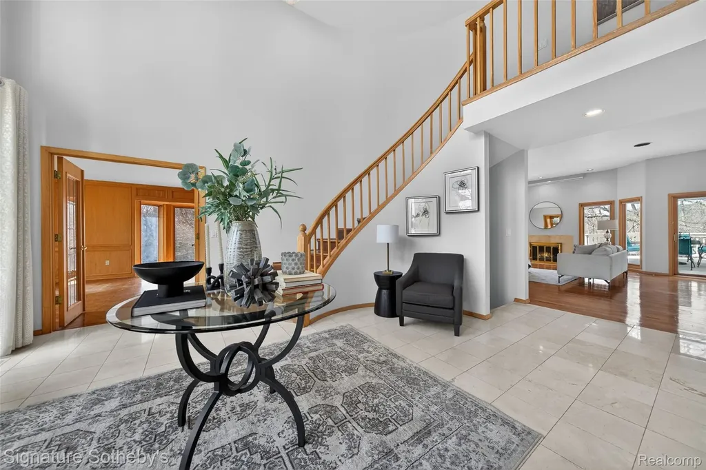 2131 Birchwood Way West Bloomfield Charter Township MI 48302