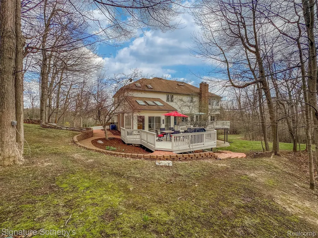 2131 Birchwood Way West Bloomfield Charter Township MI 48302