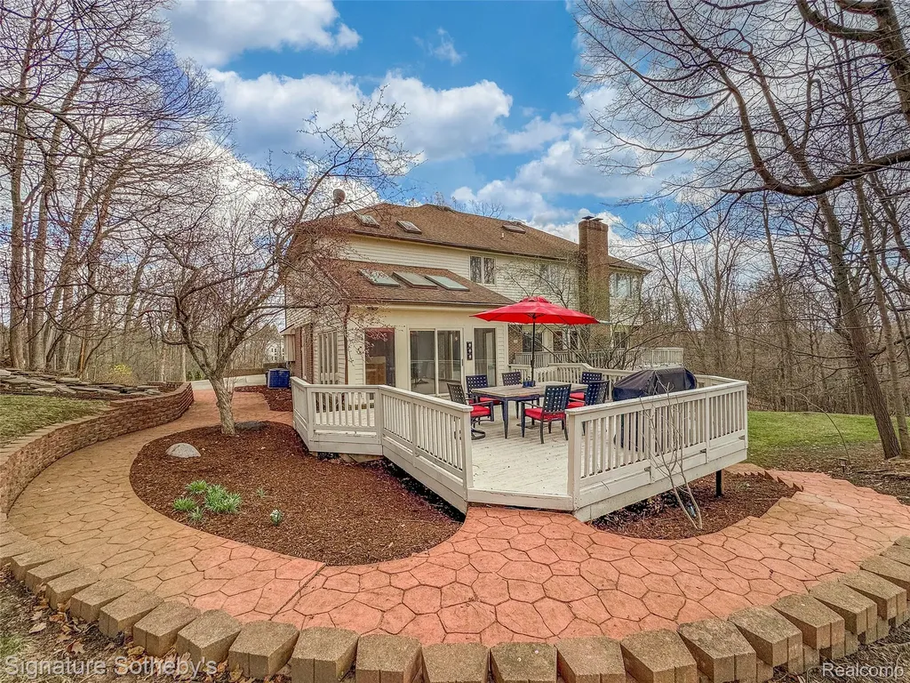 2131 Birchwood Way West Bloomfield Charter Township MI 48302