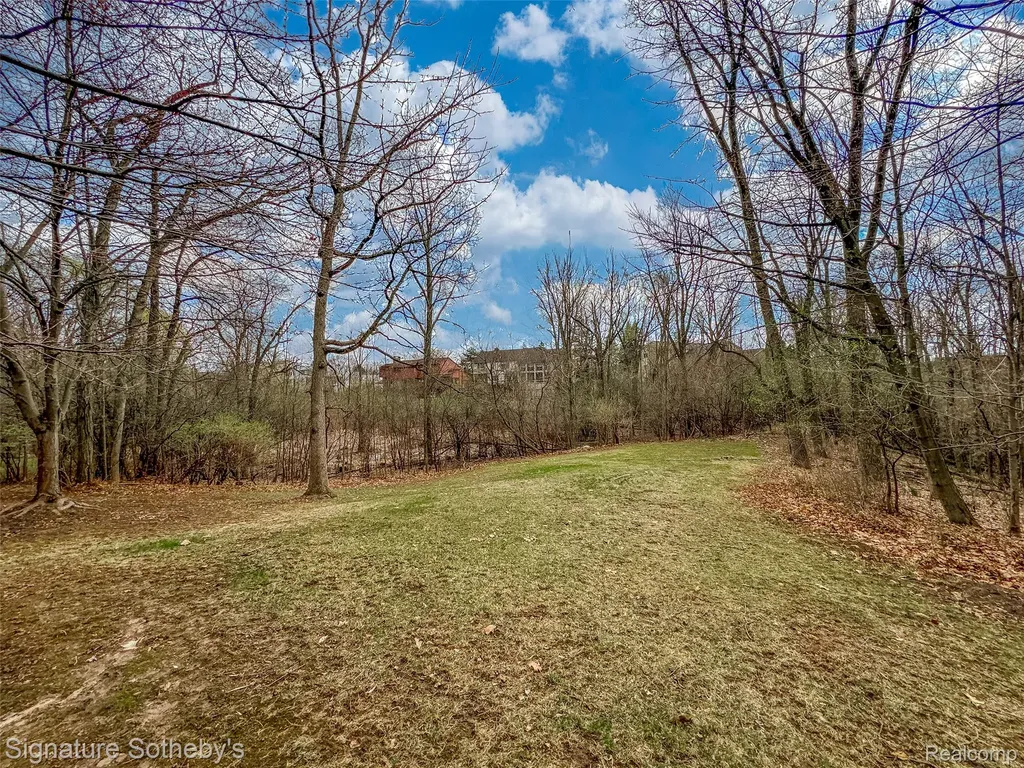 2131 Birchwood Way West Bloomfield Charter Township MI 48302