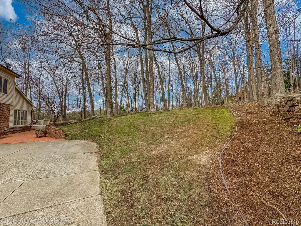 2131 Birchwood Way West Bloomfield Charter Township MI 48302