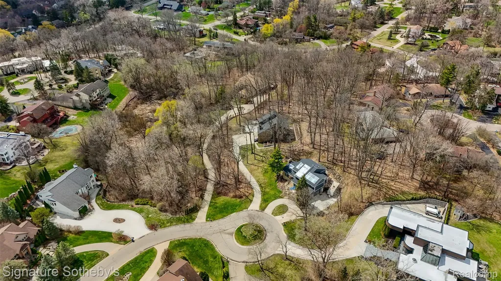 2131 Birchwood Way West Bloomfield Charter Township MI 48302
