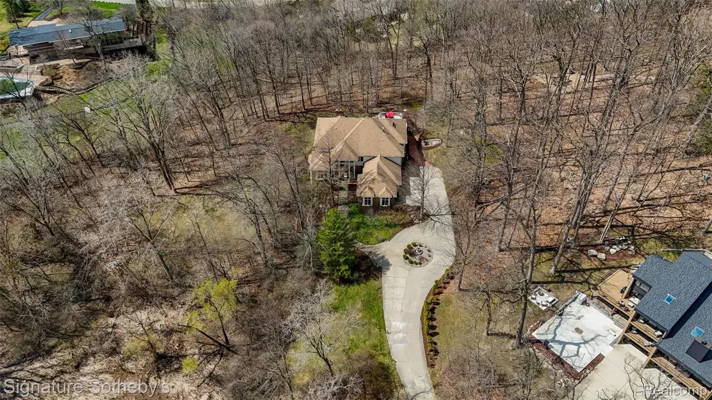 2131 Birchwood Way West Bloomfield Charter Township MI 48302