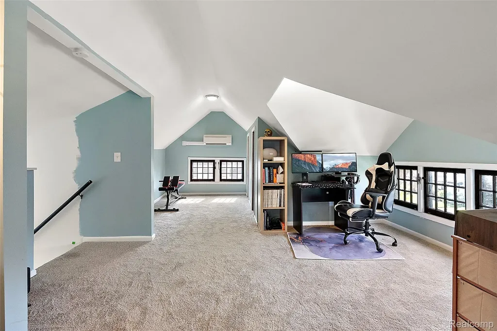 867 Edison Street Detroit City MI 48202