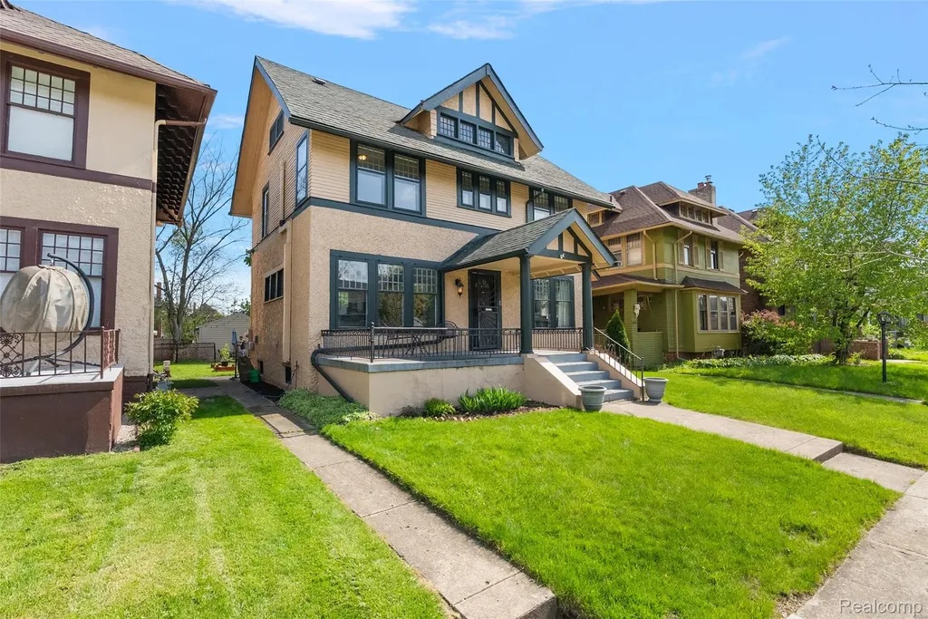 867 Edison Street Detroit City MI 48202
