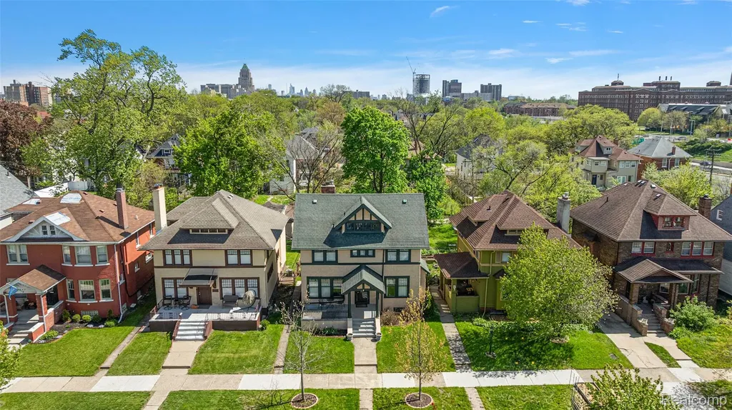 867 Edison Street Detroit City MI 48202