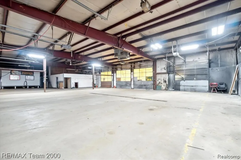 2833 S Dort Flint City MI 48507