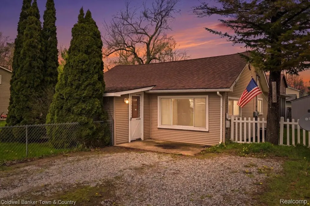 11720 Todds Lane Green Oak Township MI 48189