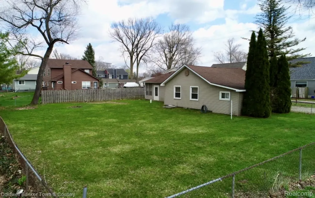 11720 Todds Lane Green Oak Township MI 48189