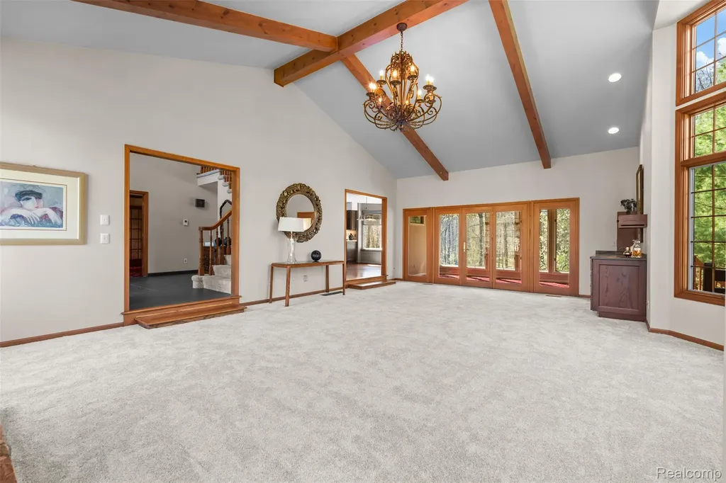 561 Valley Drive Milford Charter Township MI 48381