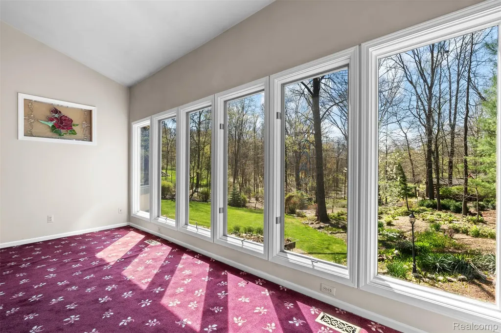 561 Valley Drive Milford Charter Township MI 48381