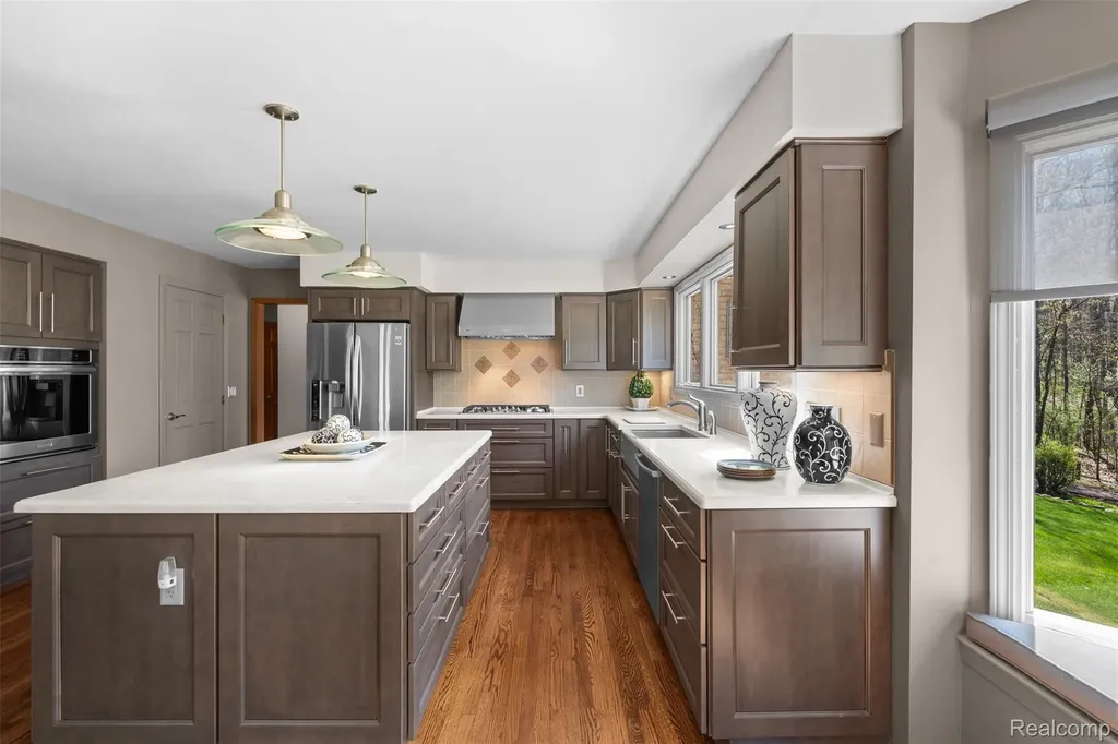 561 Valley Drive Milford Charter Township MI 48381