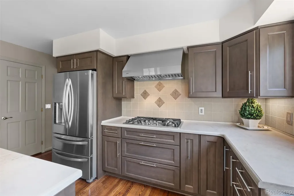 561 Valley Drive Milford Charter Township MI 48381