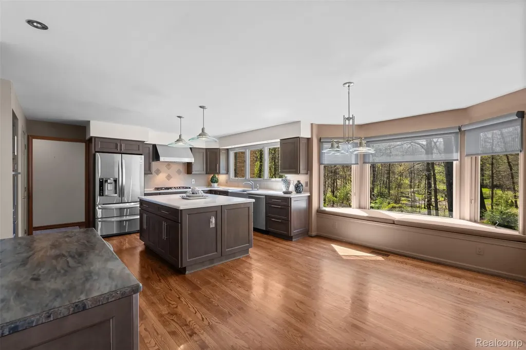 561 Valley Drive Milford Charter Township MI 48381