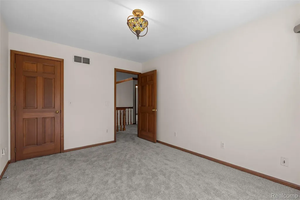 561 Valley Drive Milford Charter Township MI 48381