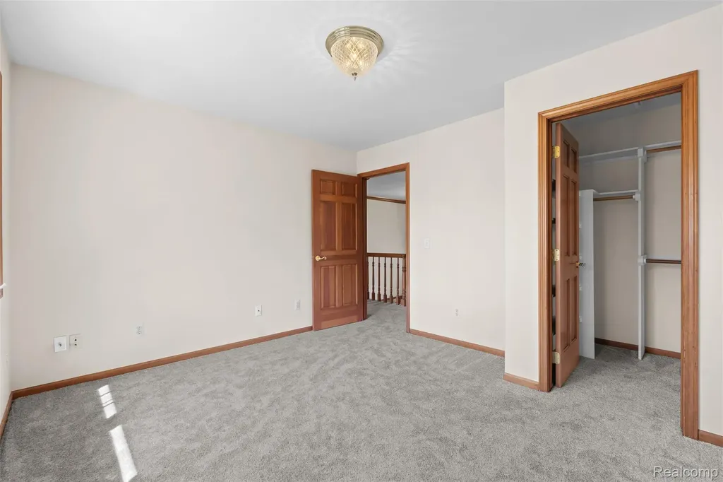 561 Valley Drive Milford Charter Township MI 48381