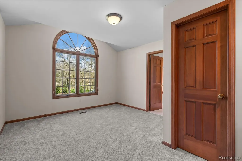 561 Valley Drive Milford Charter Township MI 48381