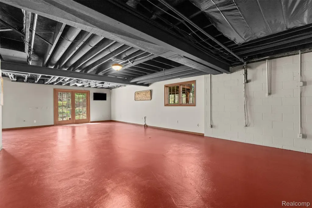 561 Valley Drive Milford Charter Township MI 48381