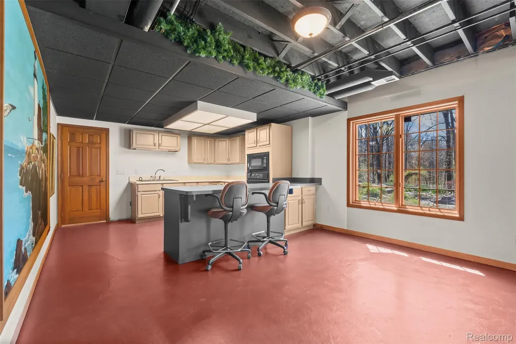 561 Valley Drive Milford Charter Township MI 48381