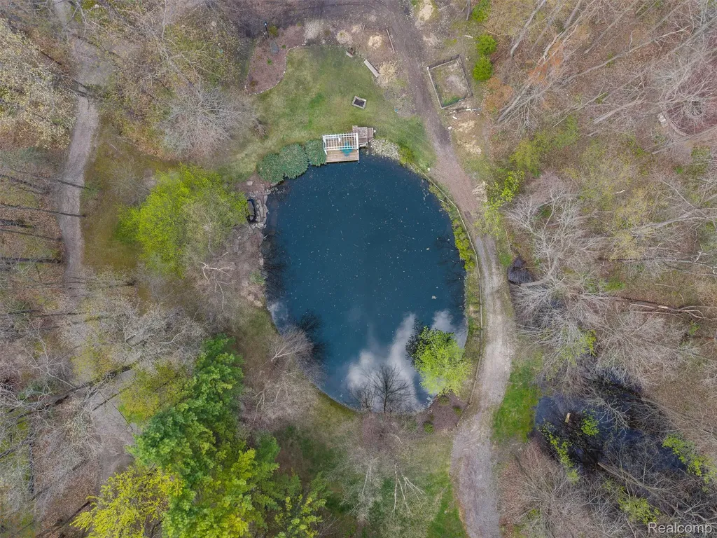 561 Valley Drive Milford Charter Township MI 48381