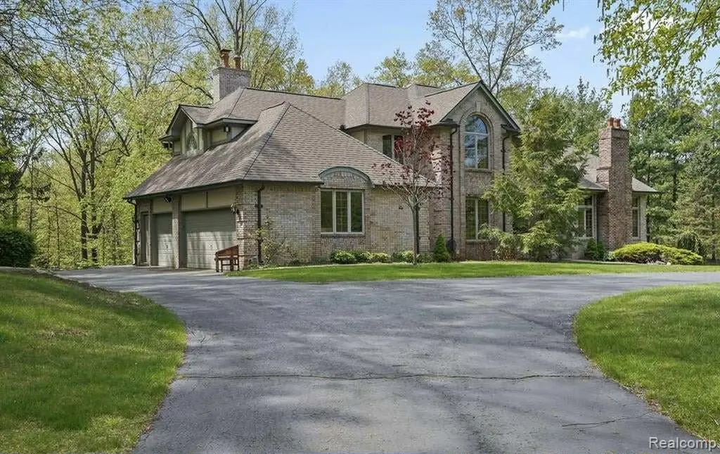 561 Valley Drive Milford Charter Township MI 48381