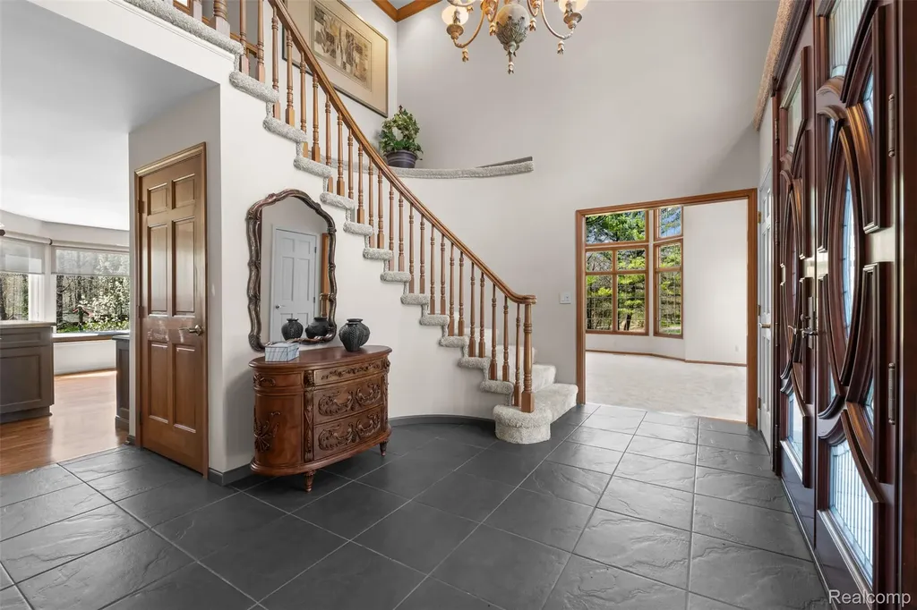 561 Valley Drive Milford Charter Township MI 48381