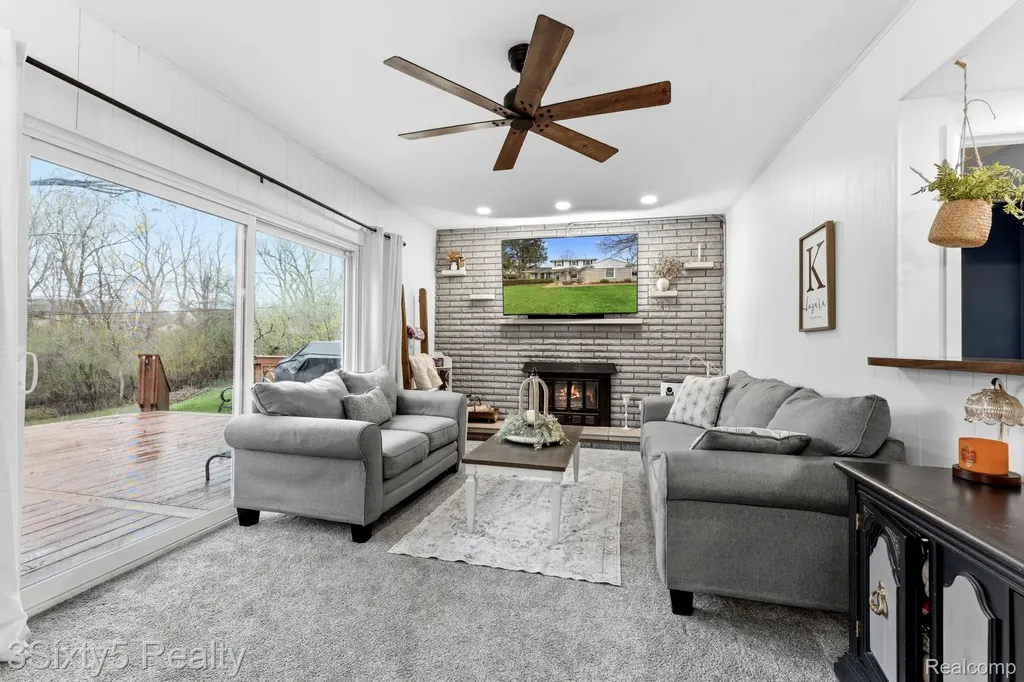 23577 W Newell Circle Farmington Hills City MI 48336