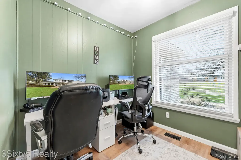 23577 W Newell Circle Farmington Hills City MI 48336