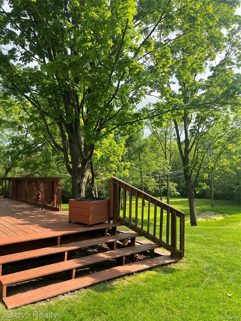 23577 W Newell Circle Farmington Hills City MI 48336