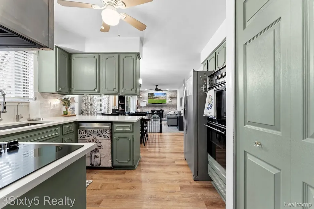 23577 W Newell Circle Farmington Hills City MI 48336