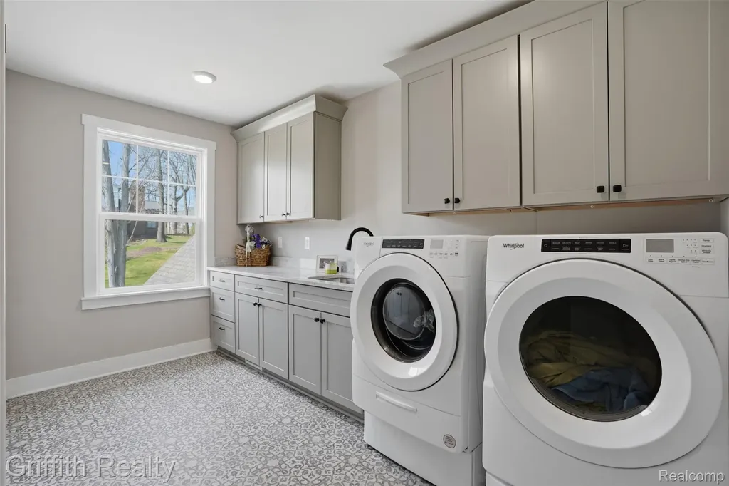 2550 Hartun Drive Brighton Township MI 48114