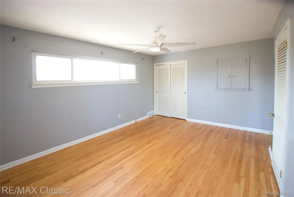 2604 Rochester Road Royal Oak City MI 48073