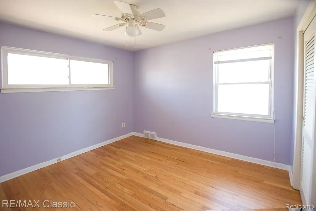 2604 Rochester Road Royal Oak City MI 48073