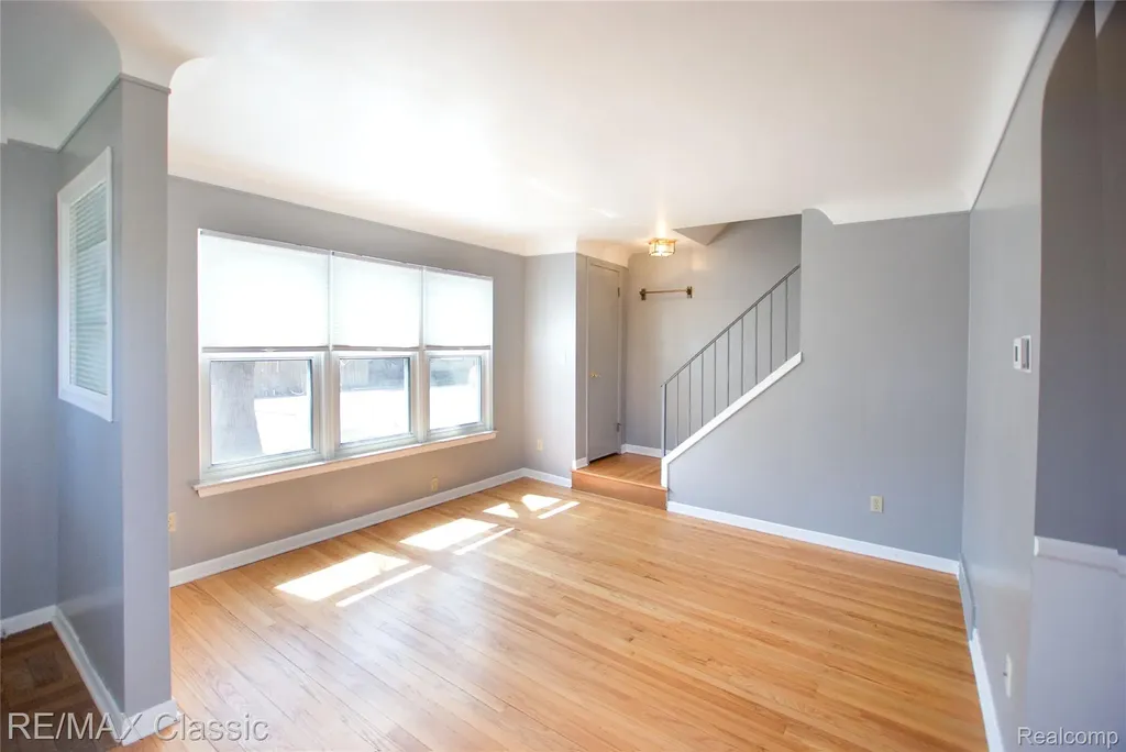2604 Rochester Road Royal Oak City MI 48073