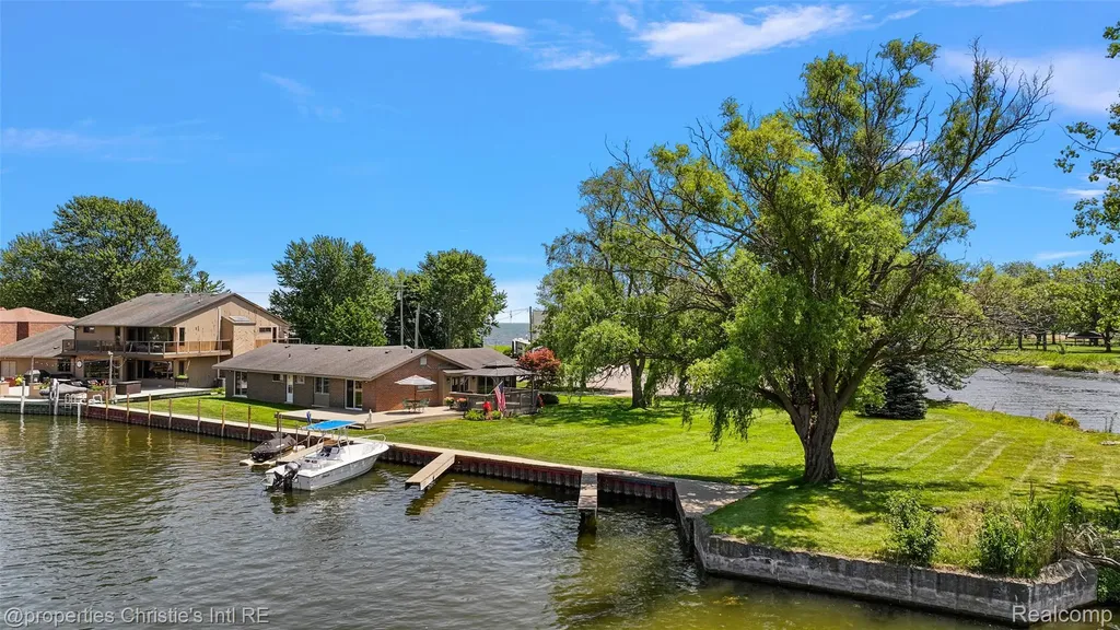 37337 Lakeshore Drive Harrison Charter Township MI 48045