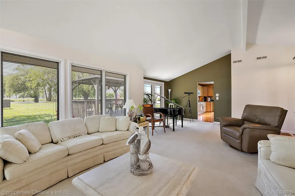 37337 Lakeshore Drive Harrison Charter Township MI 48045