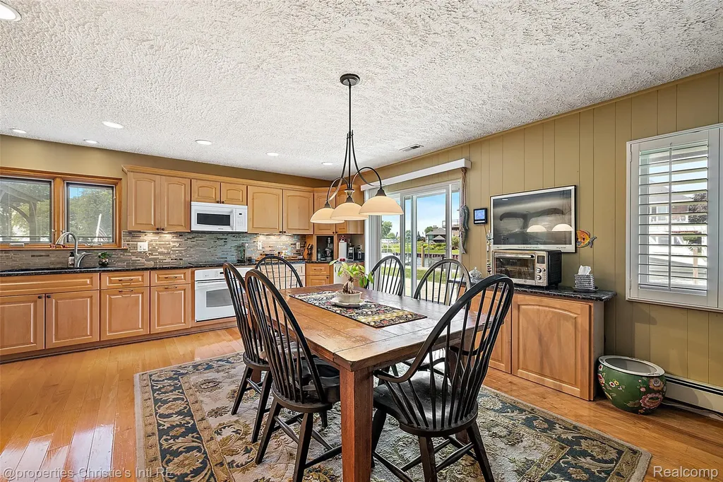 37337 Lakeshore Drive Harrison Charter Township MI 48045