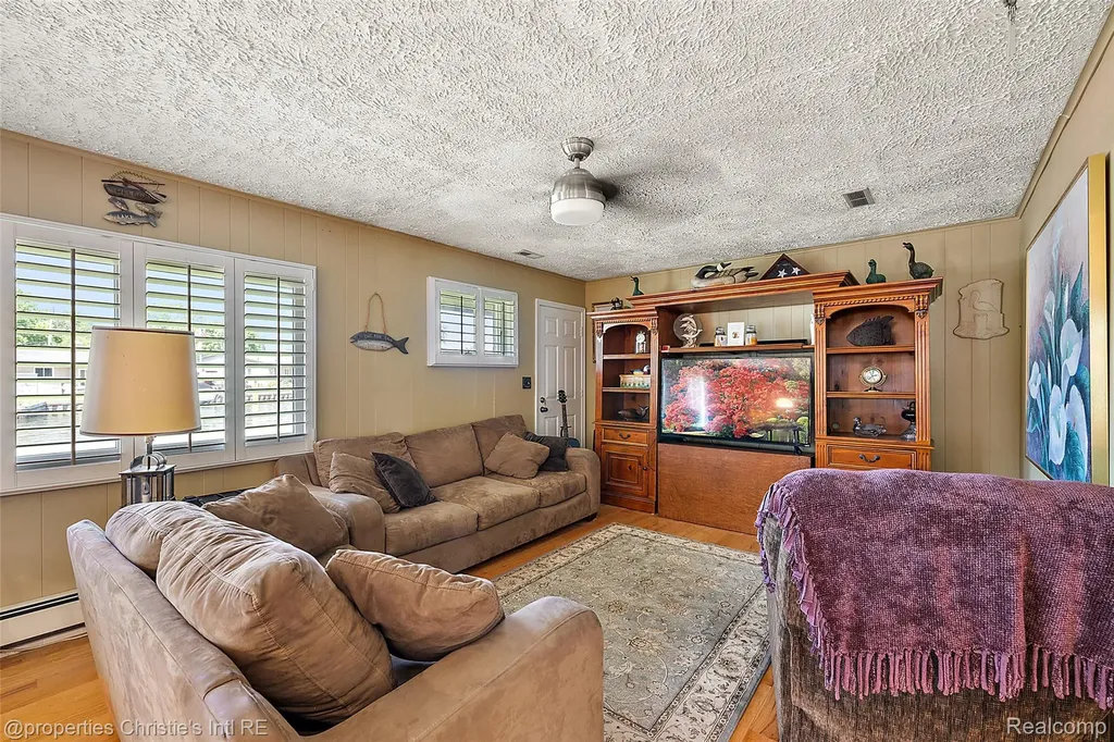 37337 Lakeshore Drive Harrison Charter Township MI 48045