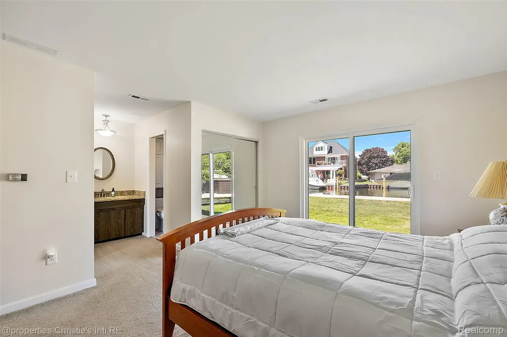 37337 Lakeshore Drive Harrison Charter Township MI 48045