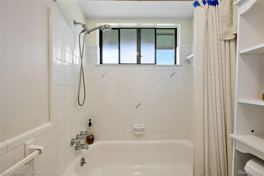 37337 Lakeshore Drive Harrison Charter Township MI 48045