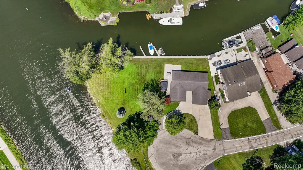 37337 Lakeshore Drive Harrison Charter Township MI 48045